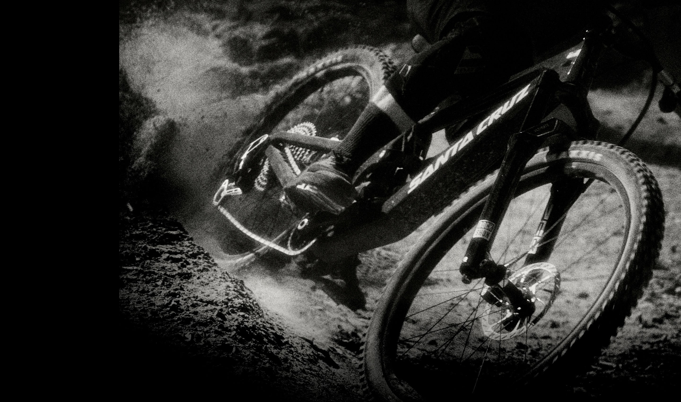 Troy Brosnan's BoXXer-equipped Canyon Sender World Cup DH race bike