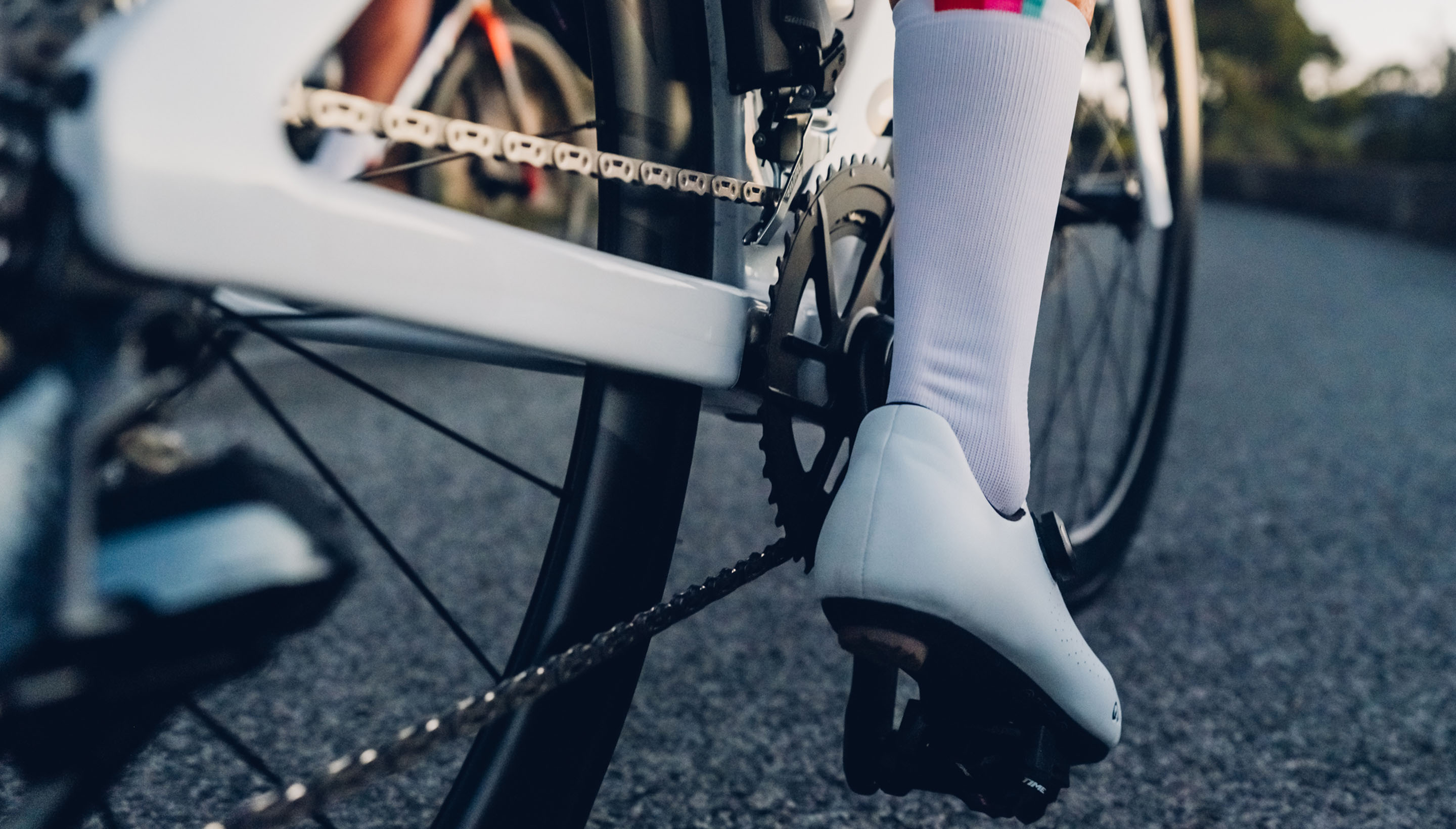Hold Fast フットリテンションシステム RED HOLD FAST Foot Retention System – BICYCLE STUDIO MOVEMENT