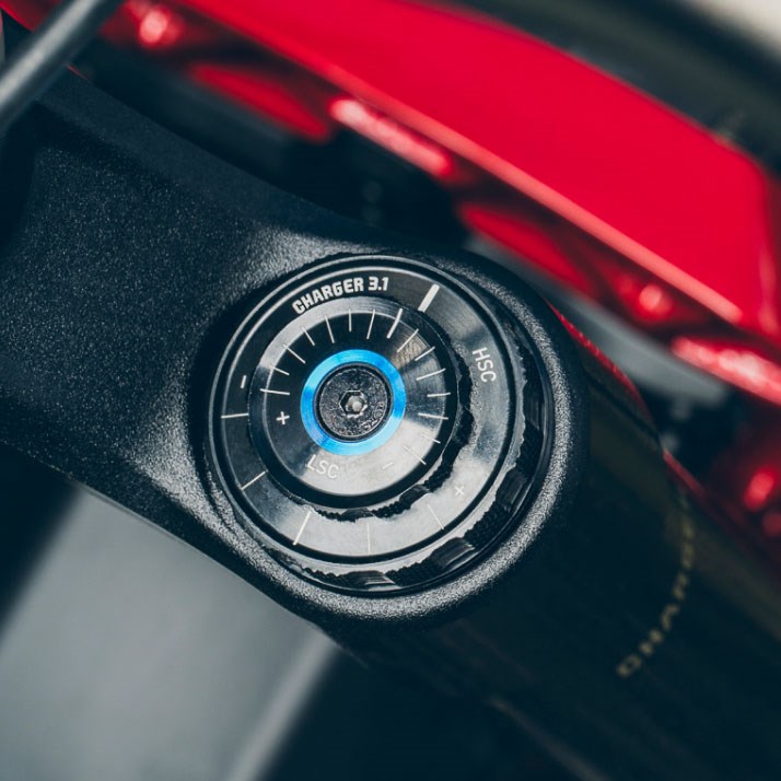 Detail view of Charger 3.1 Damper