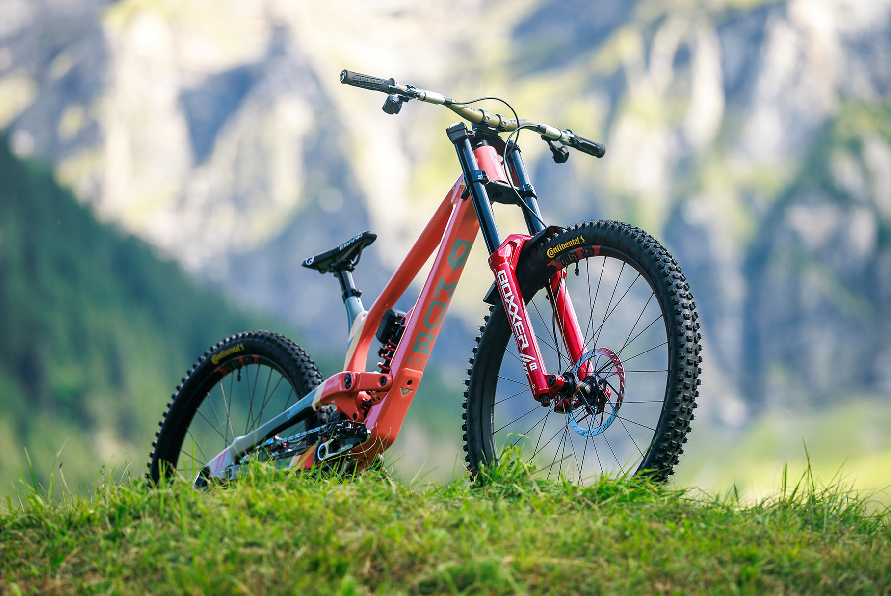 ROCKSHOX BOXXER RC 27.5\"スルーアクスルなし RockShox BoXXer RC (27.5-inch) - Planet Bike East Brunswick