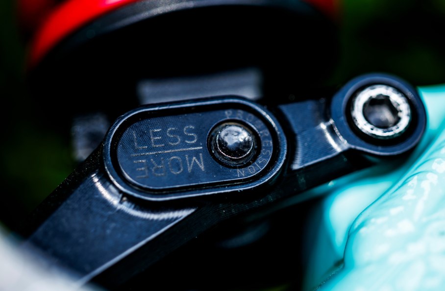 IG - Bike Check - Sacha