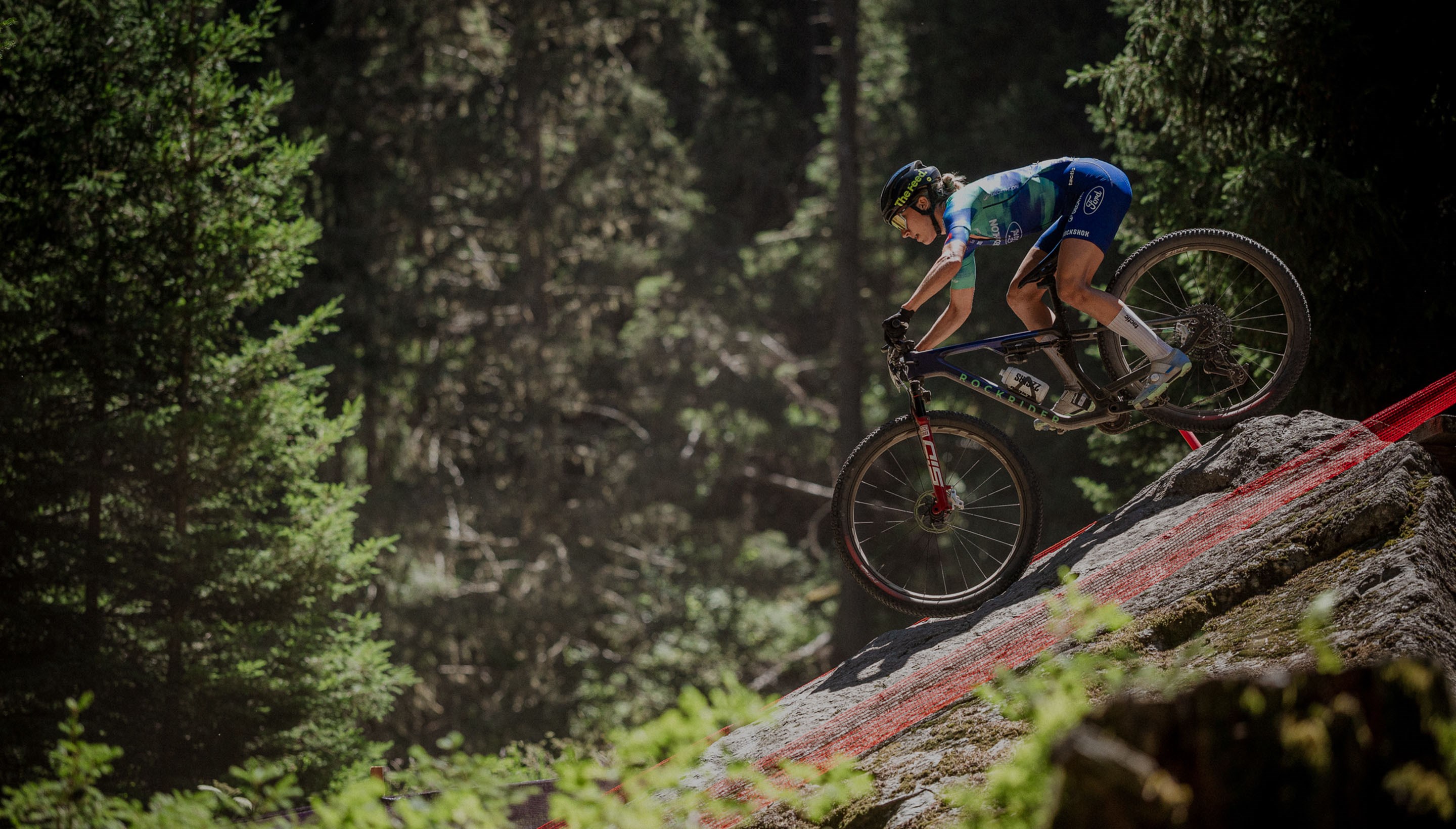 Savilia Blunk quote on rockshox flight attendant suspension: “I LOVE FLIGHT ATTENDANT ON THE PARTS OF THE TRACK WHERE IT'S UNDULATING OR ROLLING OVER TECH TERRAIN. I CAN LEAVE IT, AND LET IT DO IT'S THING. MY SETTINGS ARE EVOLVING THROUGHOUT THE SEASON AND TRACKS.”  –SAVILIA BLUNK