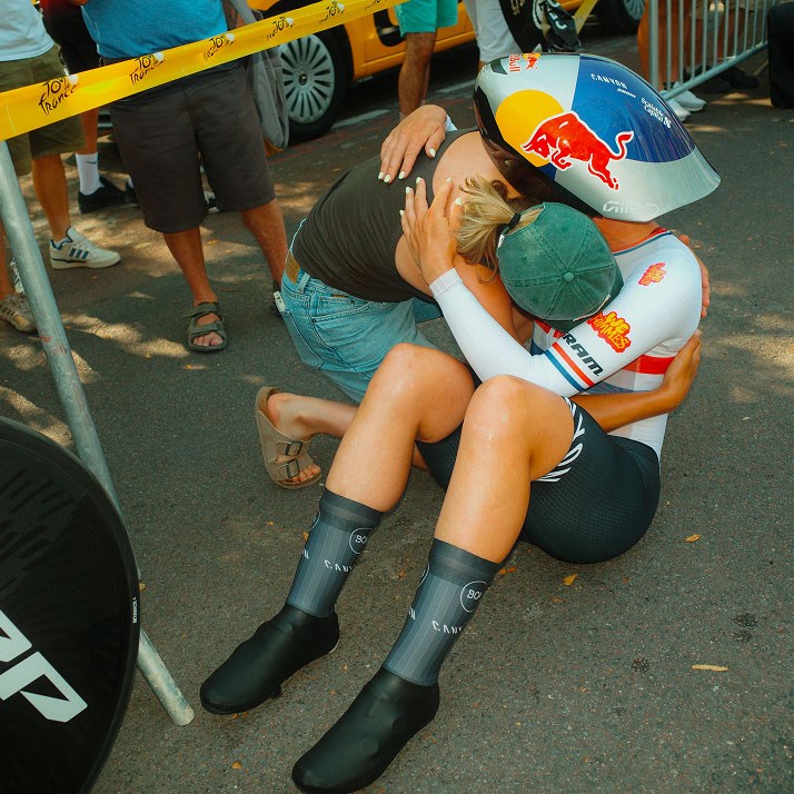 Zoe's partner hugging Zoe at the end of TT in Stage 4