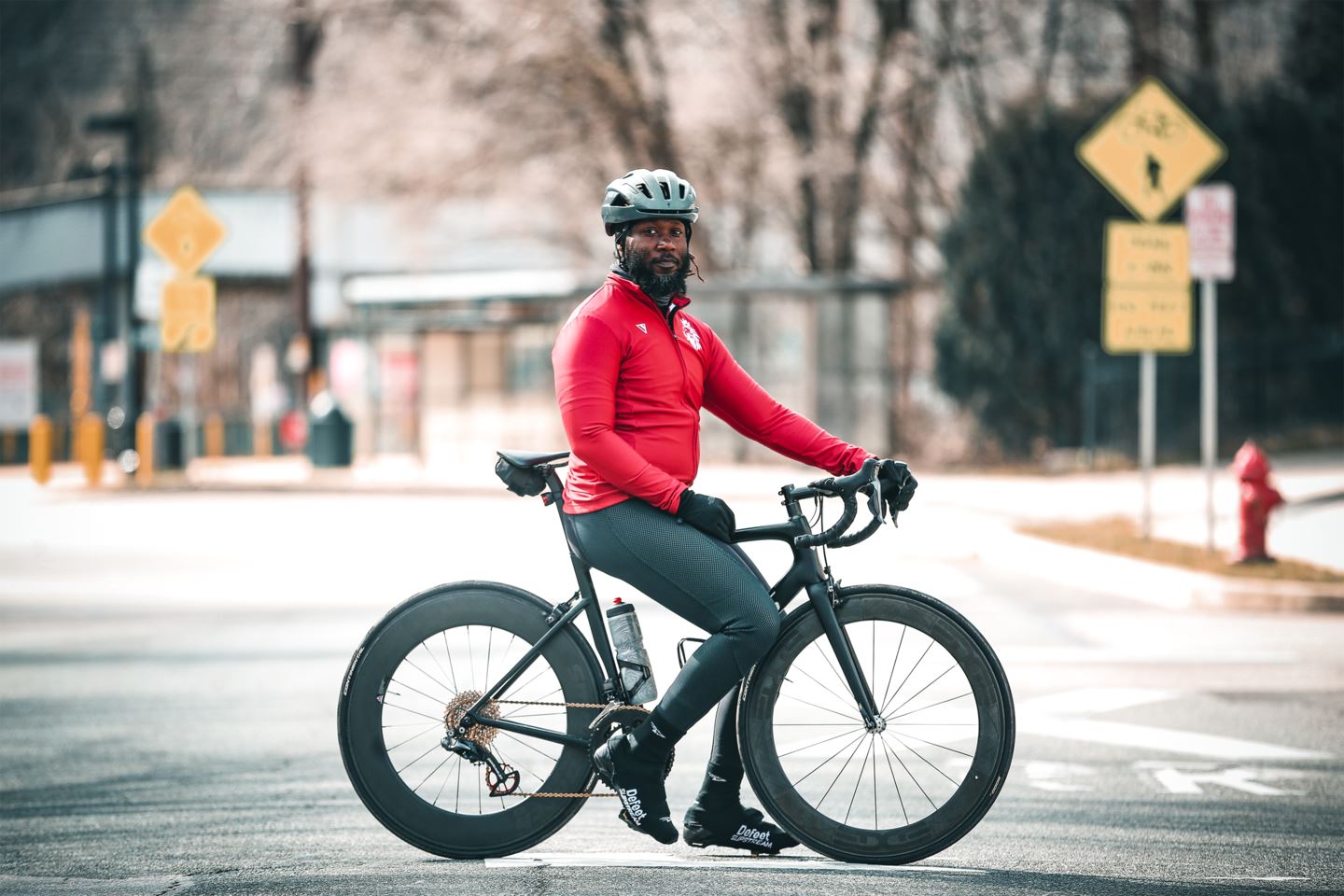 Malaku Mekonnen with his bicycle.