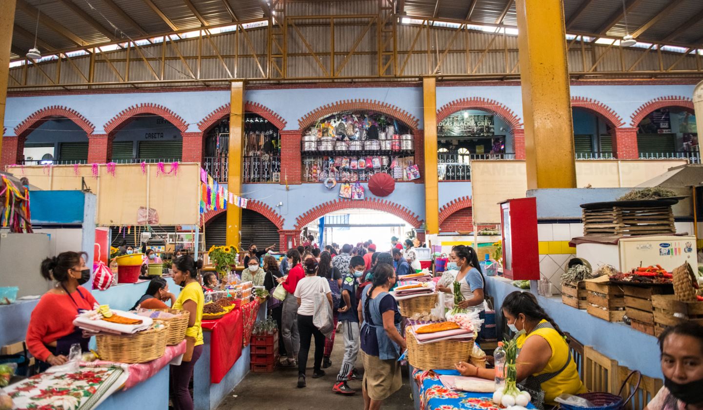 The mercado that Eric visits