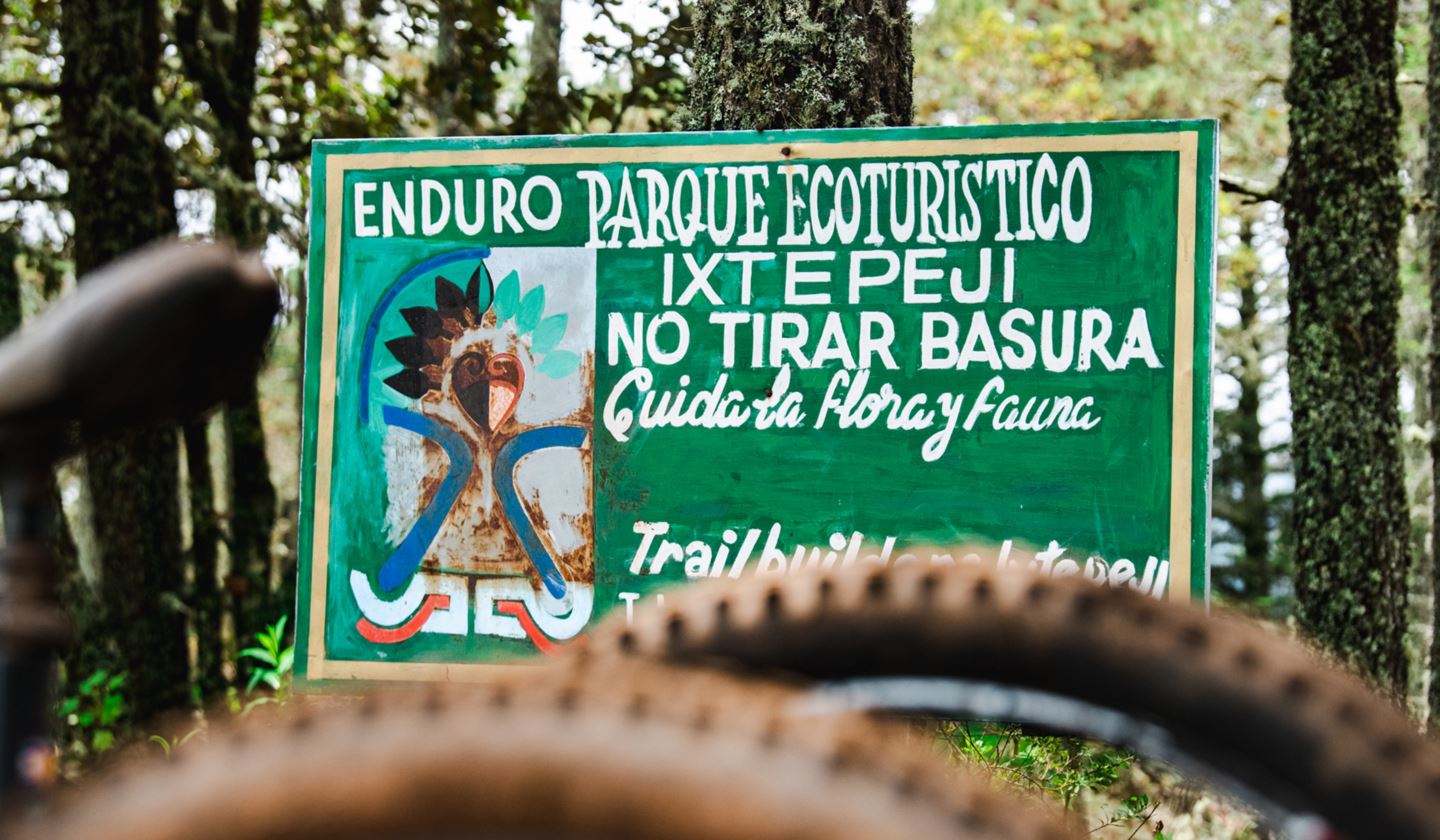 Welcoming signs in Oaxaca