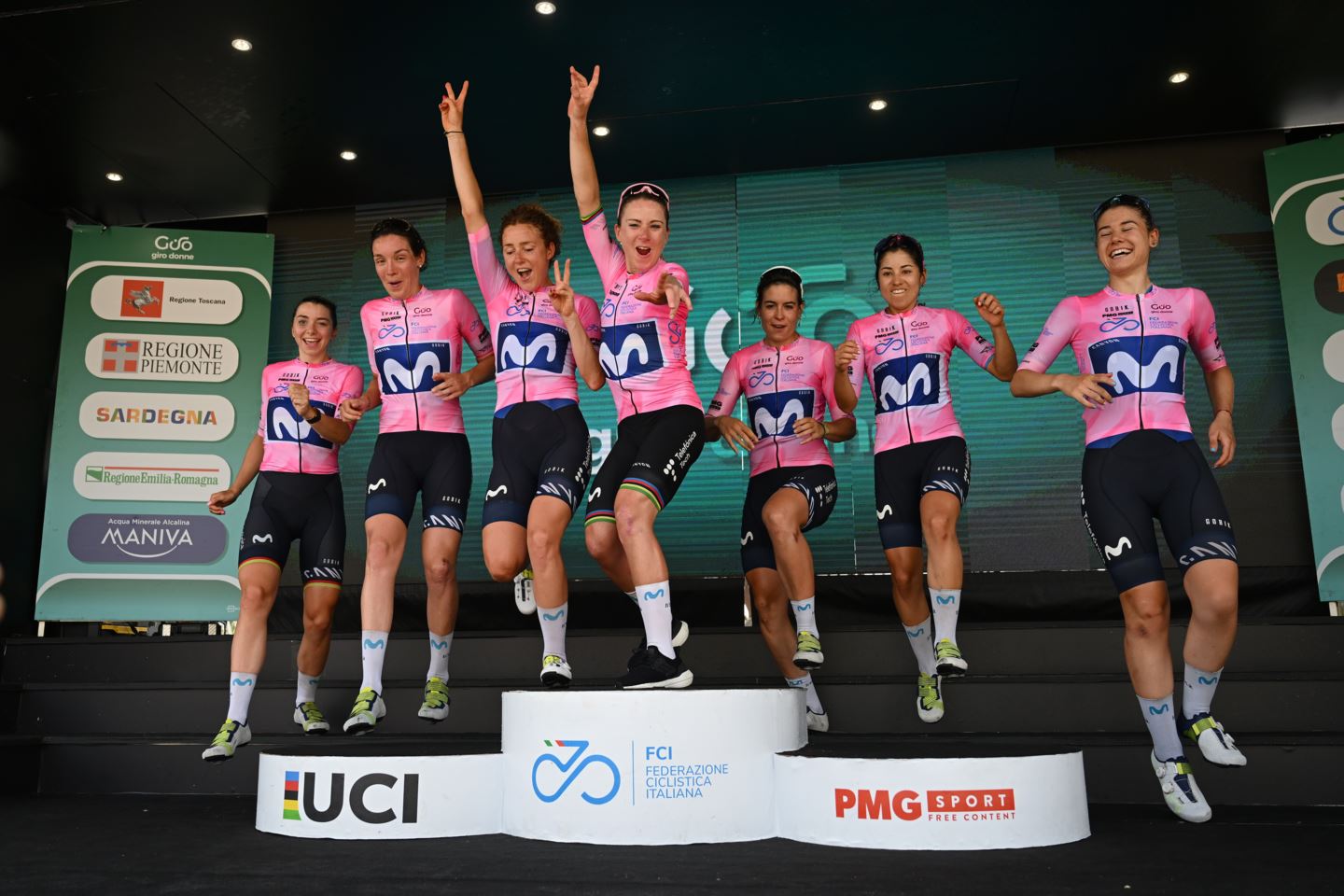 Movistar Team wins Best Team at the Giro Donne.