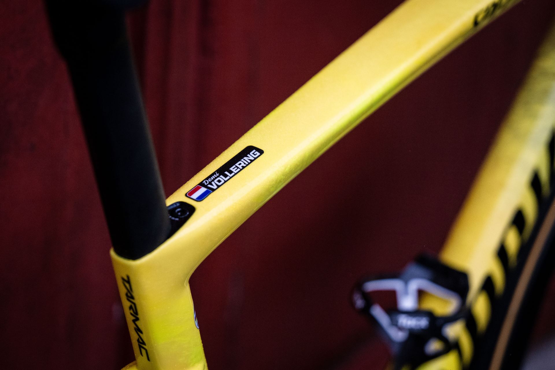 Demi Vollering's Specialized Tarmac with RED eTap AXS