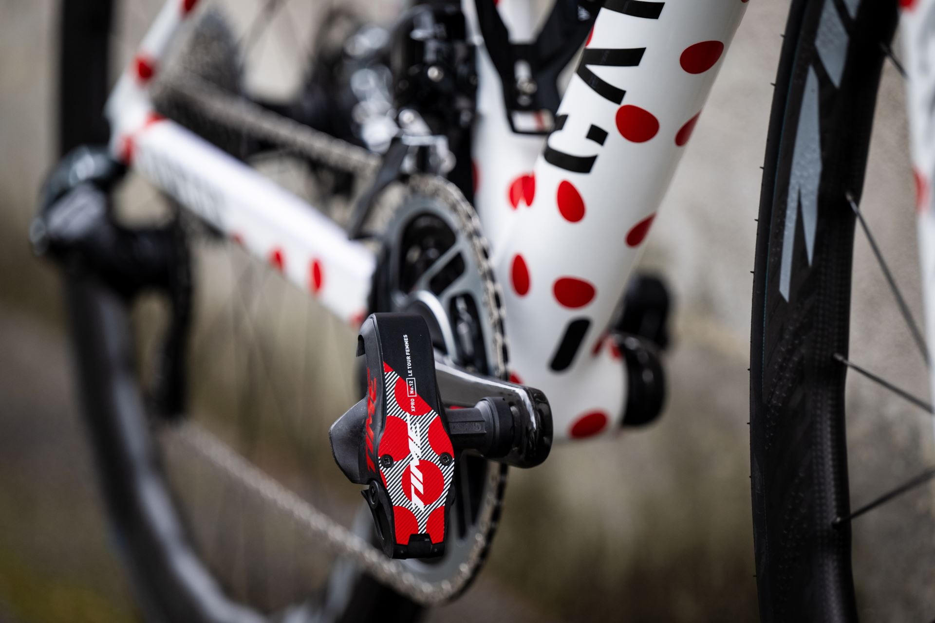 Kasia Niewiadoma's Canyon with RED eTap AXS