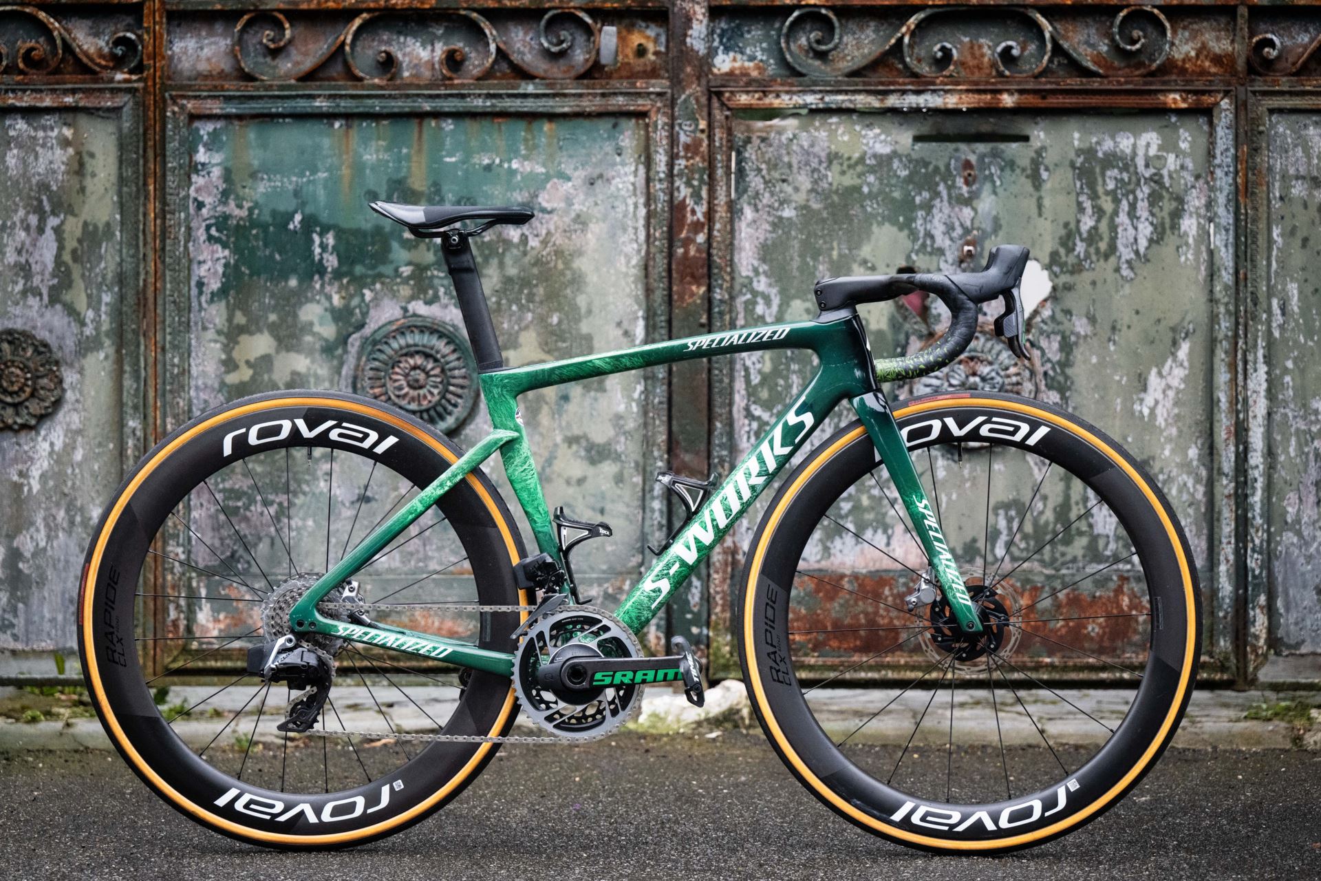 La Specialized Tarmac de Lotte Kopecky con RED eTap AXS