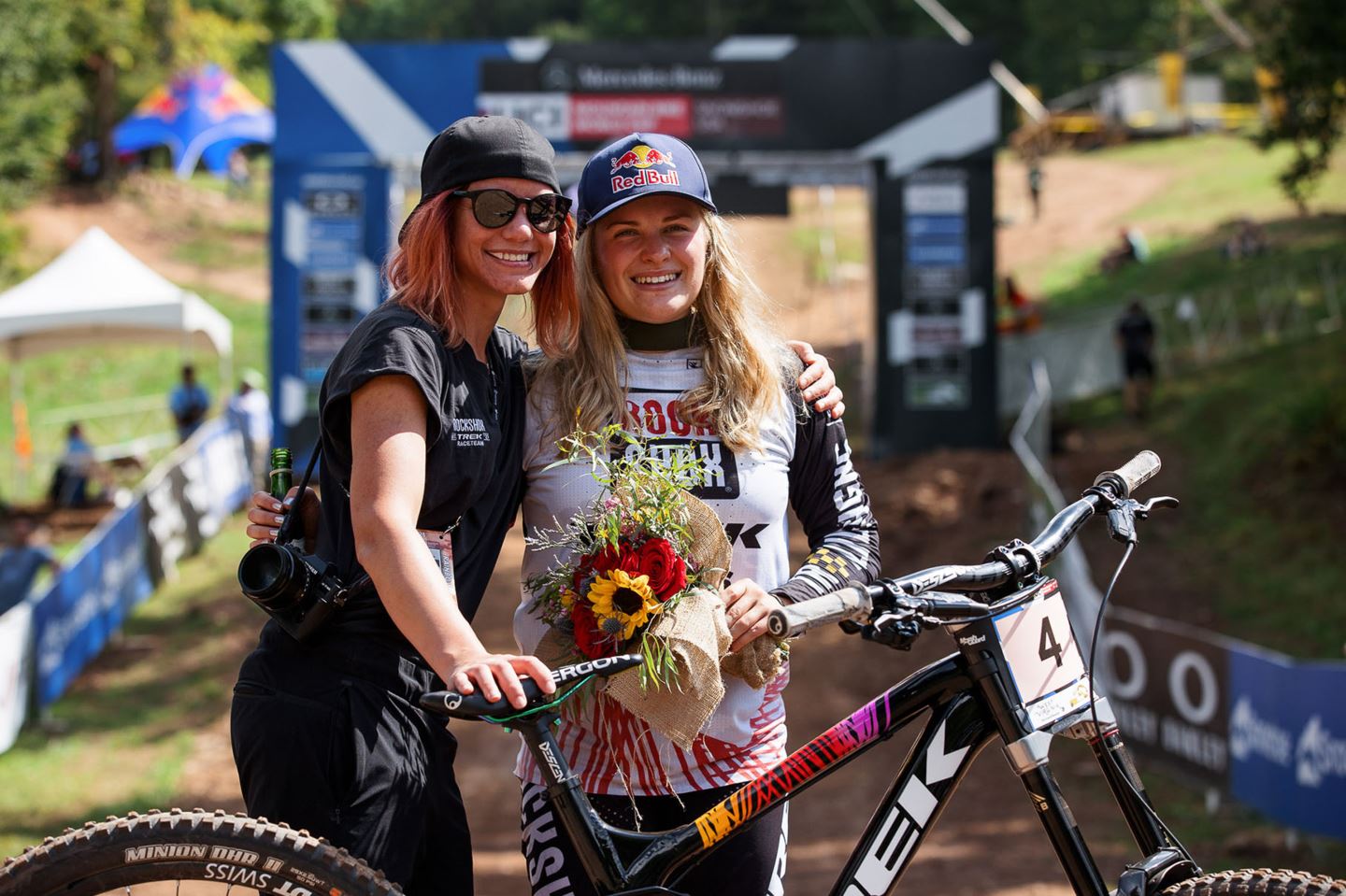 Vali & Angie at the finishline