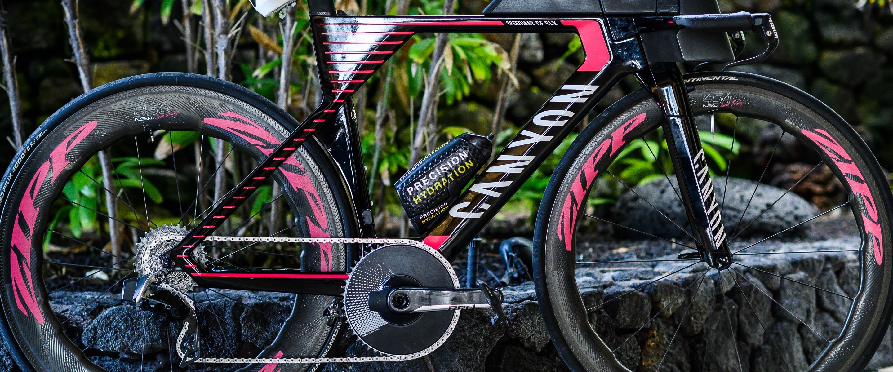 Pink deals canyon bike