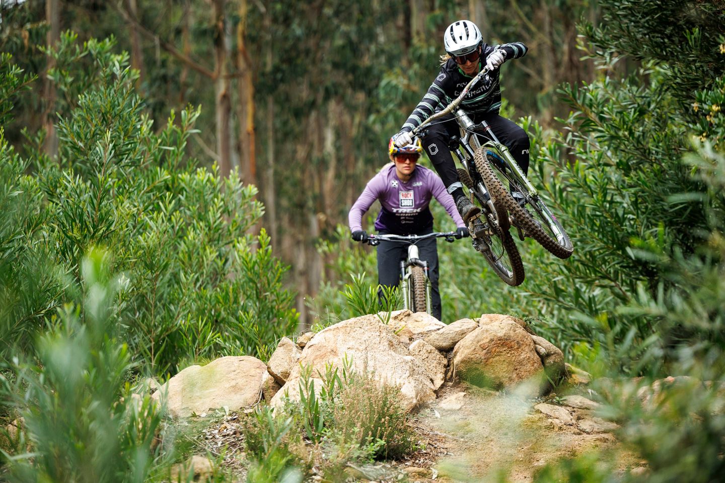 Cécile Ravanel leading Vali Höll into a jump.