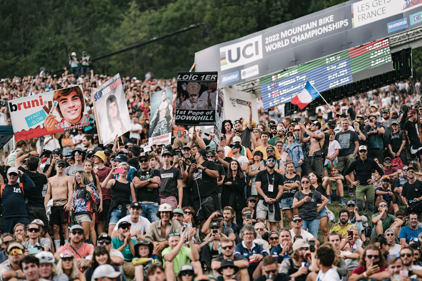 A wall of spectators at the 2022 DH World Champs