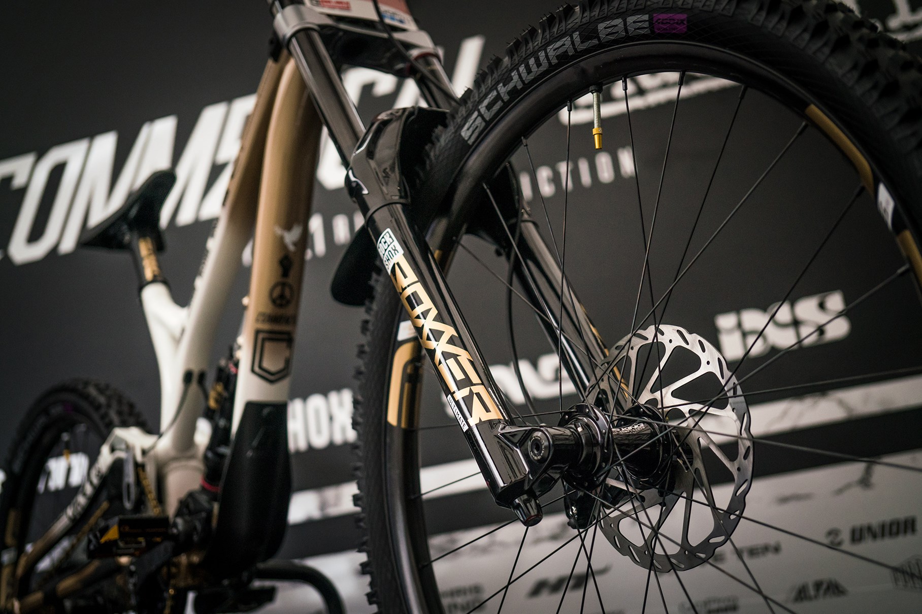 Commencal Gallery 6