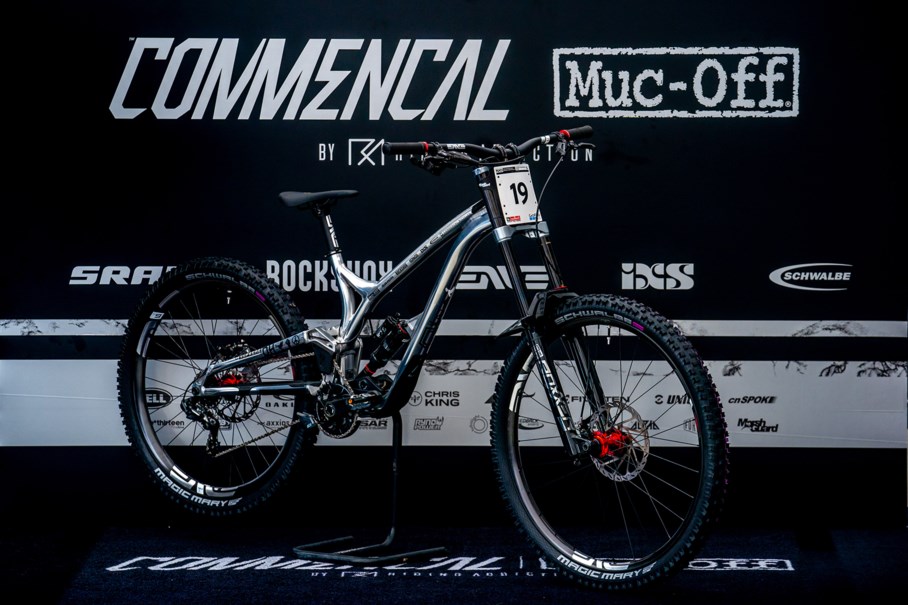Commencal Gallery