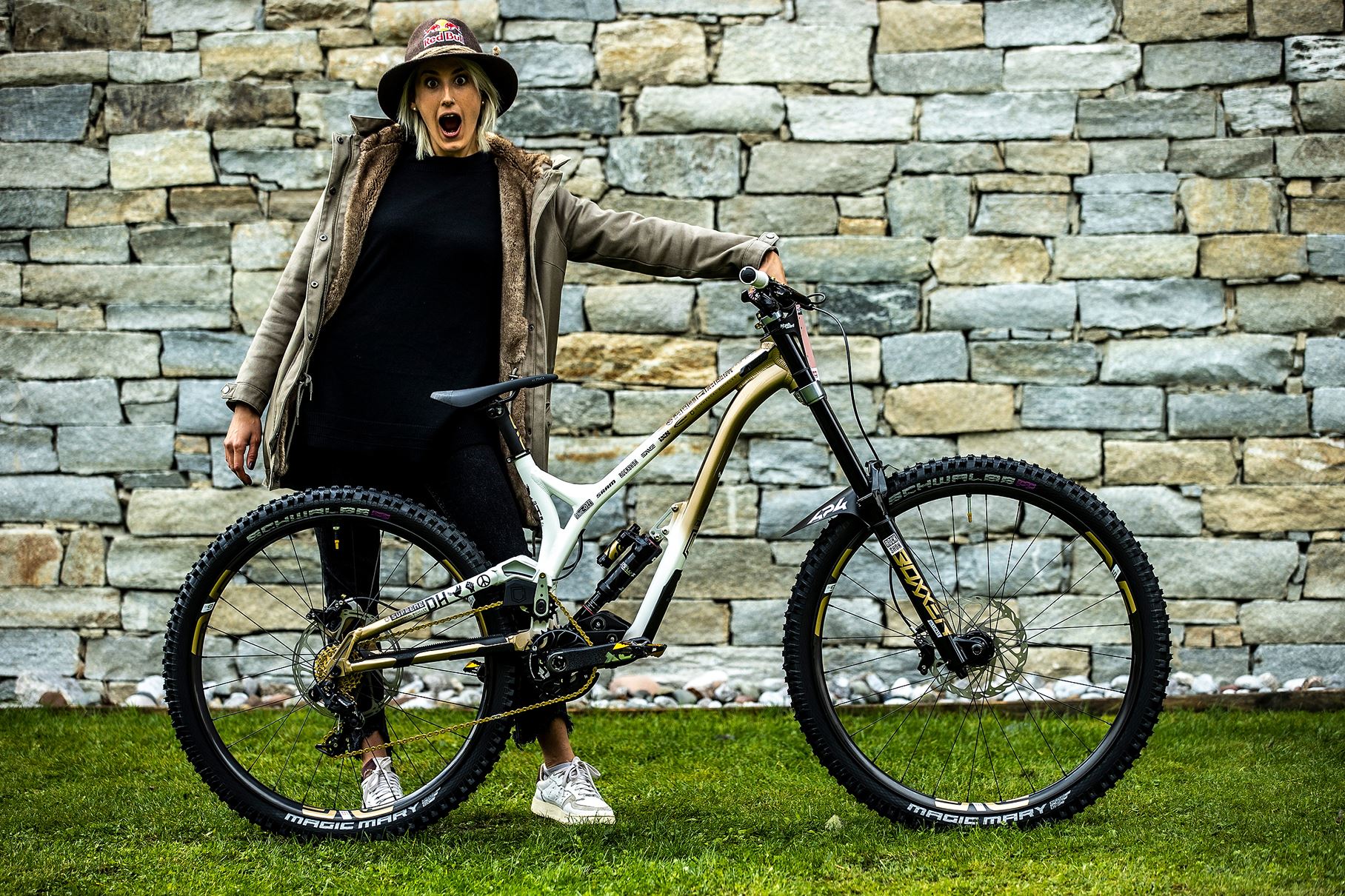 Bike Check: Myriam Nicole Commencal Supreme DH 2022