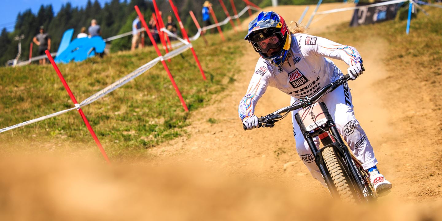 Vali Höll riding in practice at Les Gets.