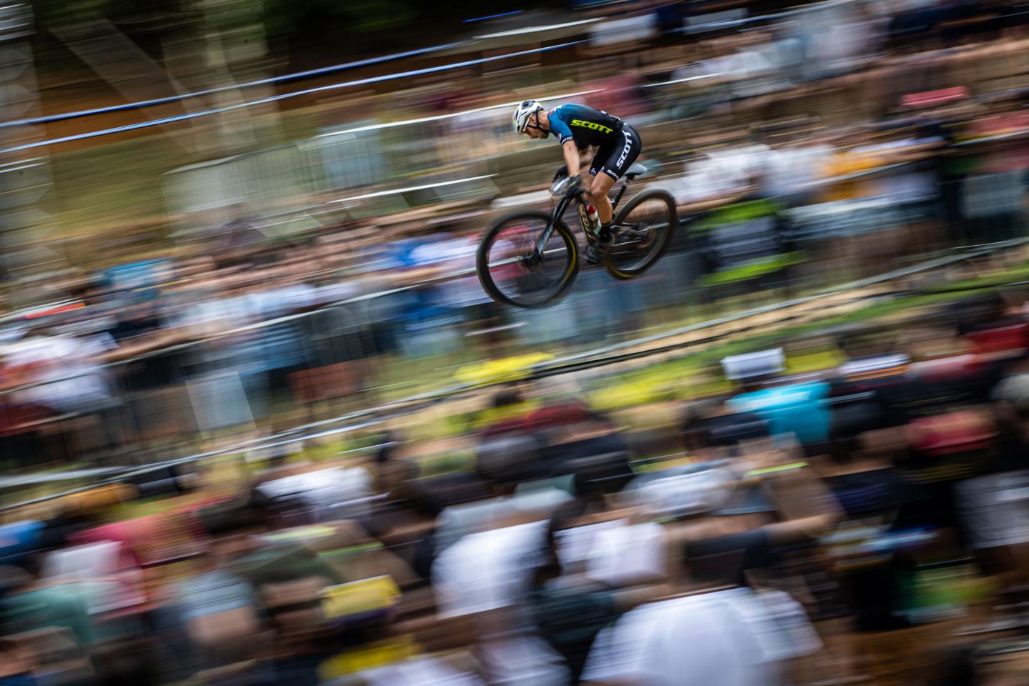 Nino Schurter throwing a whip in the XCC in Petrópolis, Brazil.