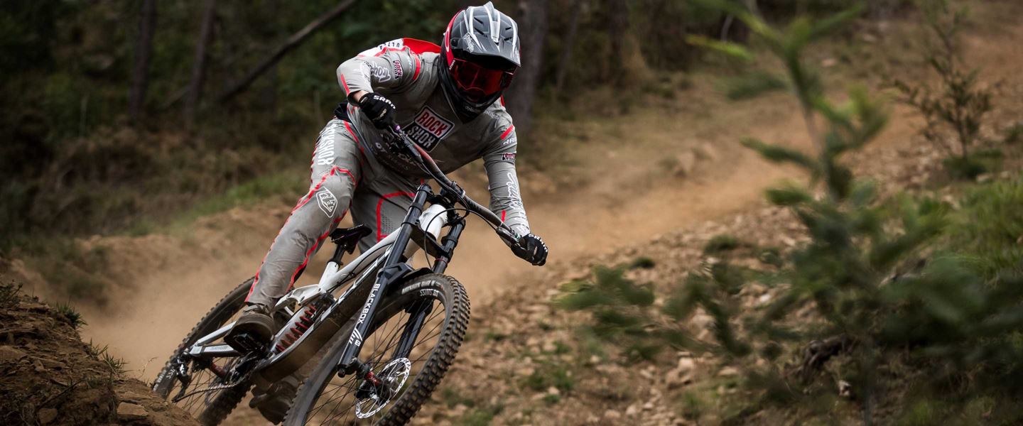 Tegan Cruz riding in Lousã, Portugal