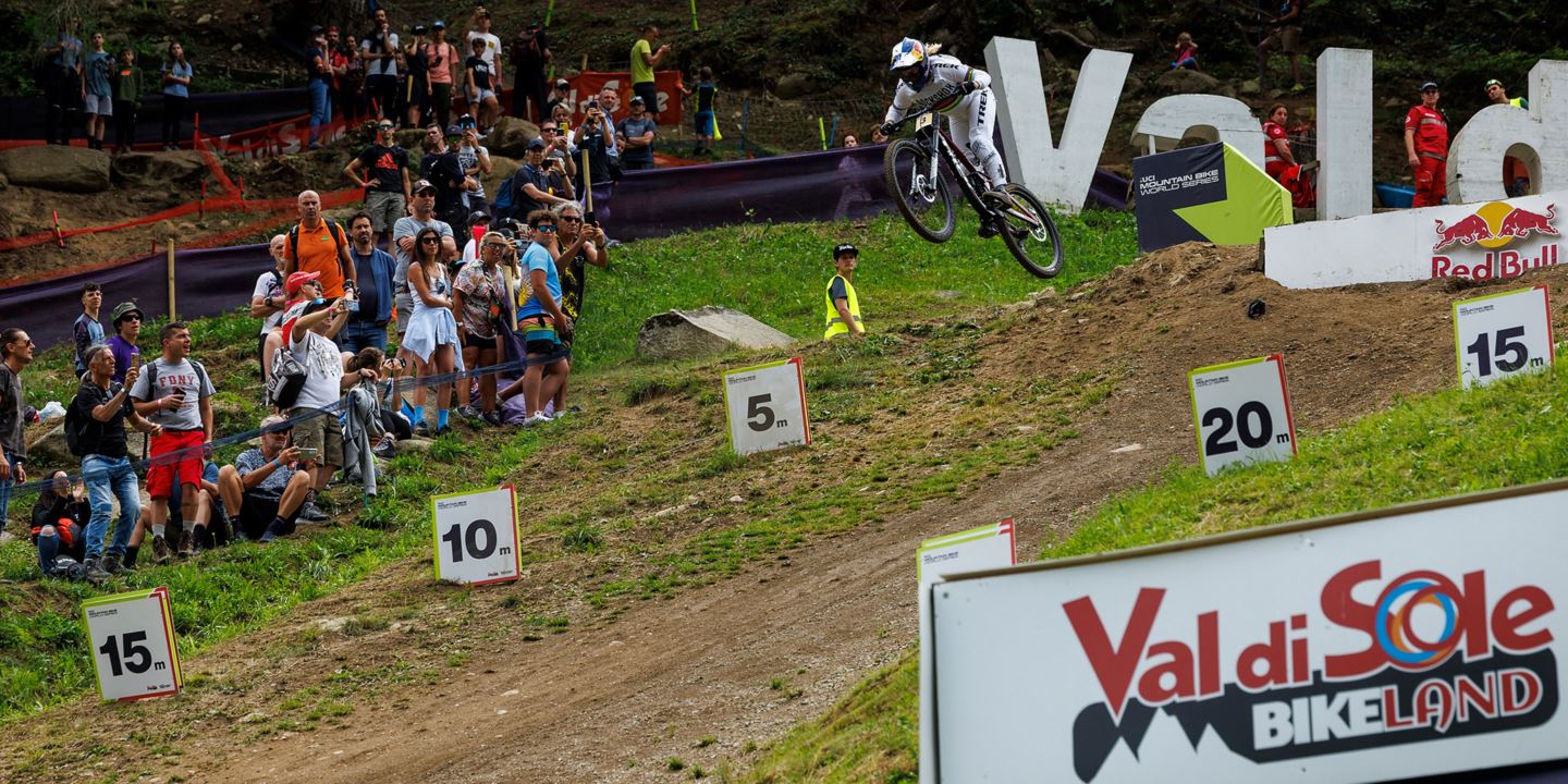 Vali Höll on the final stretch of her Finals run in Val di Sole, Italy.